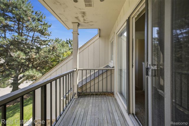 29363 Laurel Drive, Farmington Hills, MI 48331