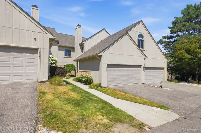 29363 Laurel Drive, Farmington Hills, MI 48331