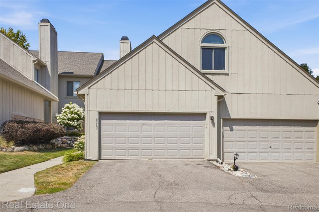 29363 Laurel Drive, Farmington Hills, MI 48331