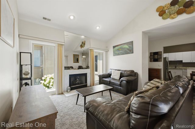29363 Laurel Drive, Farmington Hills, MI 48331