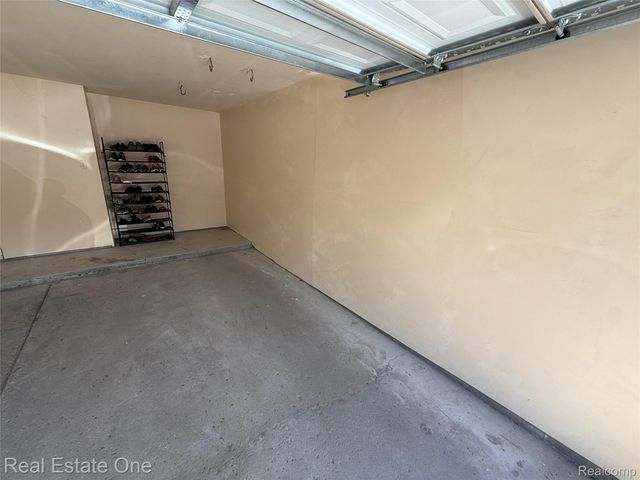 29363 Laurel Drive, Farmington Hills, MI 48331