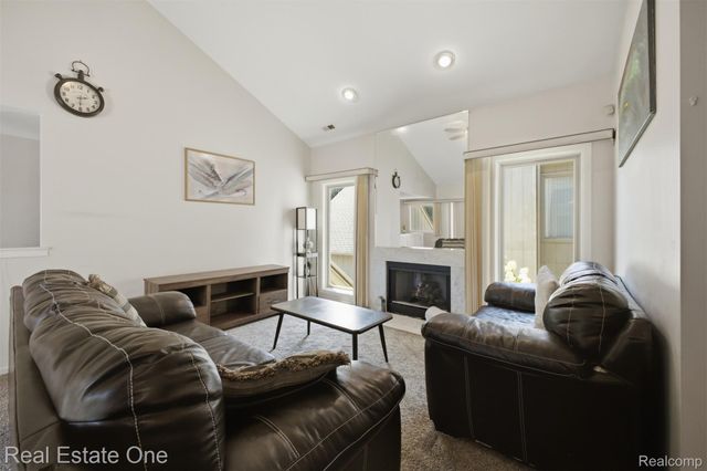 29363 Laurel Drive, Farmington Hills, MI 48331