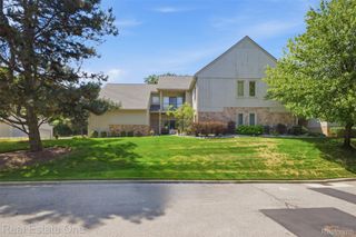 29363 Laurel Drive, Farmington Hills, MI 48331