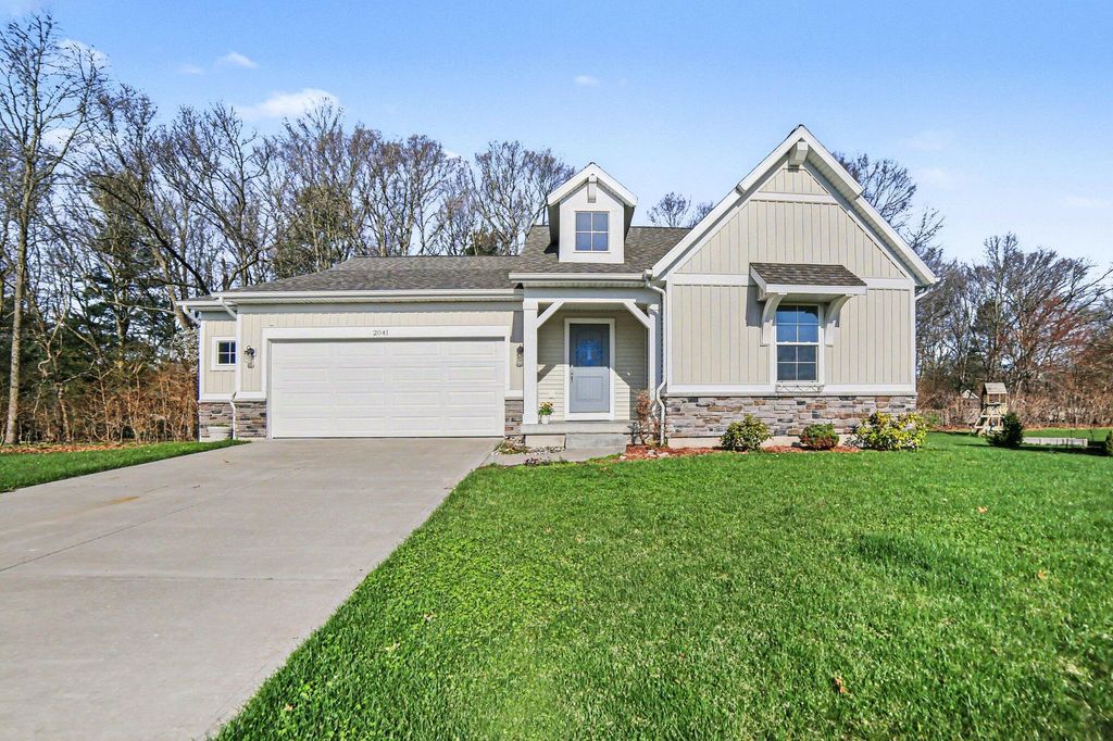 2041 Juniper Circle, Muskegon, MI 49445