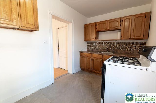 233 North Poplar Street, Allentown City, PA 18102