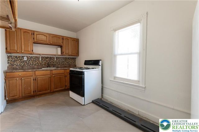 233 North Poplar Street, Allentown City, PA 18102