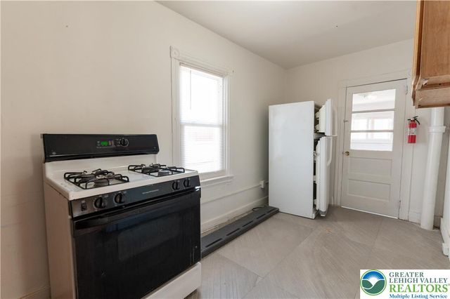 233 North Poplar Street, Allentown City, PA 18102