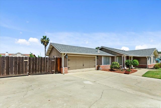 1909 Nadine Ave, Modesto, CA 95351