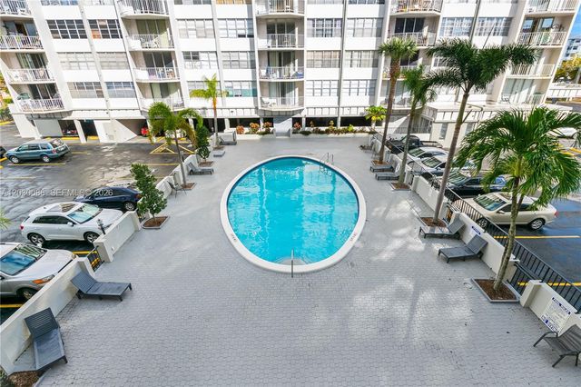 16740 NE 9th Avenue 609, North Miami Beach, FL 33162