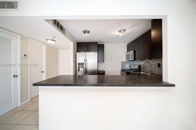 16740 NE 9th Avenue 609, North Miami Beach, FL 33162