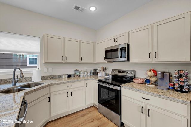 848 Rosemary Ln, La Grange, KY 40031