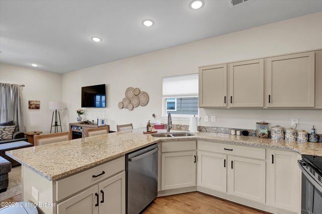 848 Rosemary Ln, La Grange, KY 40031