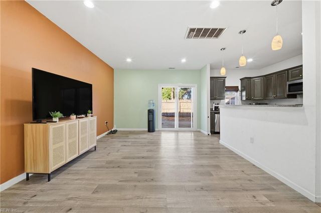 3332 Gwin ST, Portsmouth, VA 23704