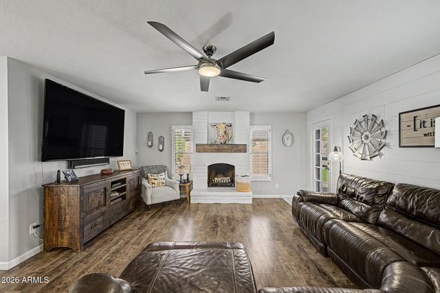 9764 W Rockwood Drive, Peoria, AZ 85382