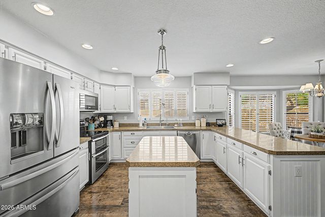 9764 W Rockwood Drive, Peoria, AZ 85382