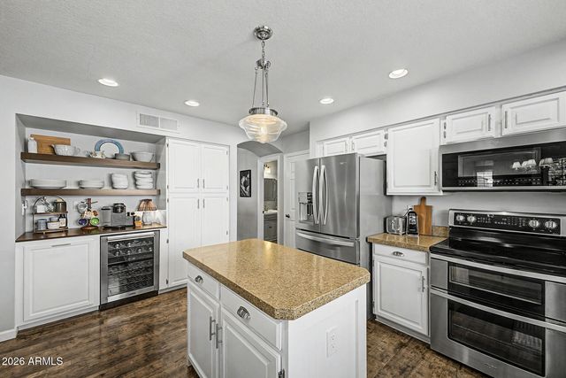 9764 W Rockwood Drive, Peoria, AZ 85382