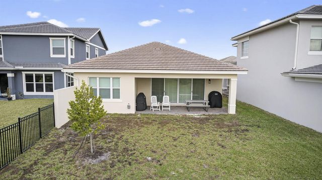 1411 Thistle Place, Loxahatchee, FL 33470