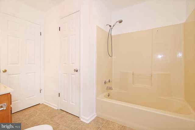 2107 ACORN CT, Lebanon, PA 17042