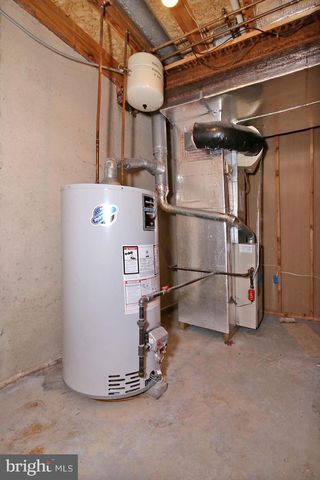 2107 ACORN CT, Lebanon, PA 17042