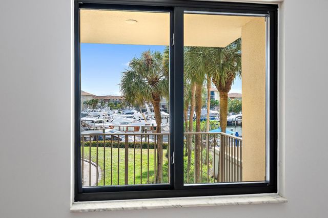 1501 Marina Isle Way 202, Jupiter, FL 33477