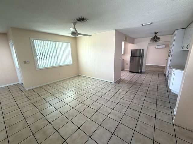 8881 NW 11th Street, Pembroke Pines, FL 33024