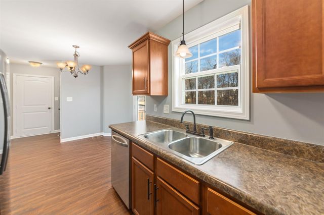 1413 Jenny Ln, Clarksville, TN 37042
