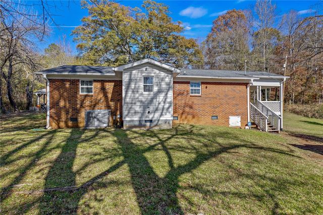 202 Cove Creek Road, Pickens, SC 29671