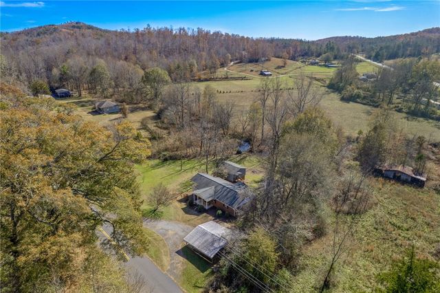 202 Cove Creek Road, Pickens, SC 29671