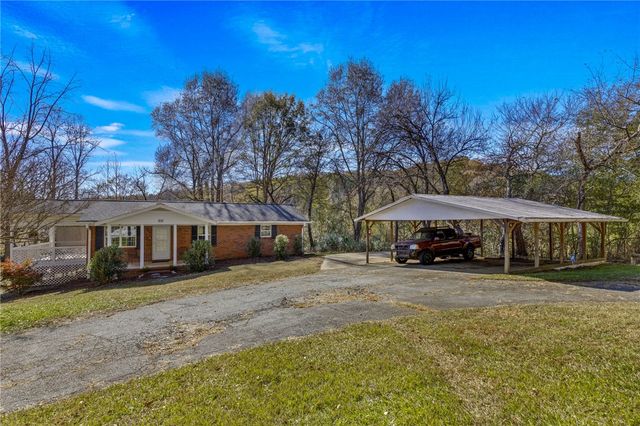 202 Cove Creek Road, Pickens, SC 29671