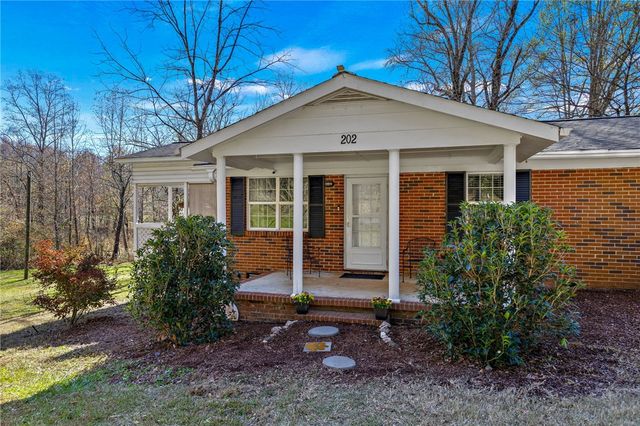 202 Cove Creek Road, Pickens, SC 29671