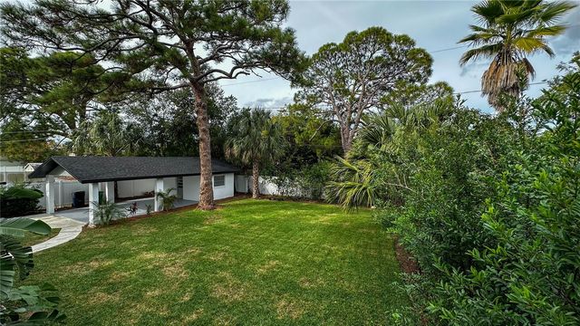 4105 W KNIGHTS AVENUE, Tampa, FL 33611