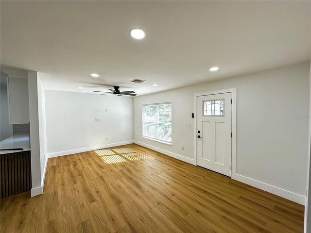 4105 W KNIGHTS AVENUE, Tampa, FL 33611