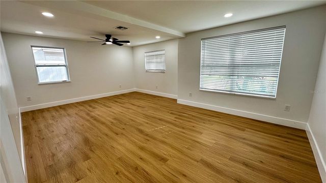 4105 W KNIGHTS AVENUE, Tampa, FL 33611