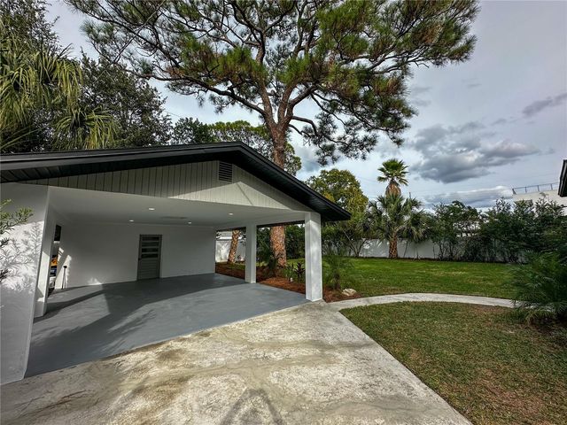 4105 W KNIGHTS AVENUE, Tampa, FL 33611