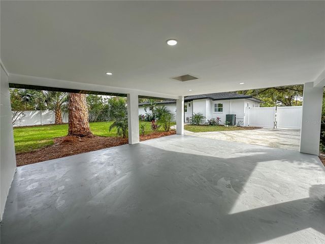 4105 W KNIGHTS AVENUE, Tampa, FL 33611