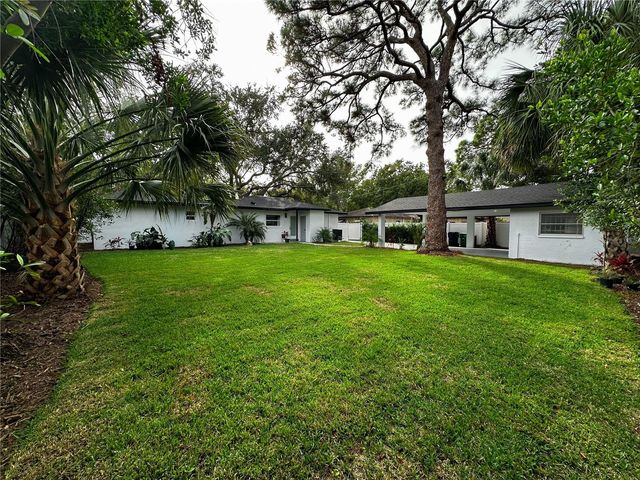 4105 W KNIGHTS AVENUE, Tampa, FL 33611