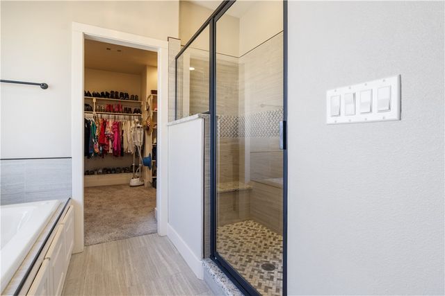 13738 Ua Beef Farm Road, Fayetteville, AR 72704