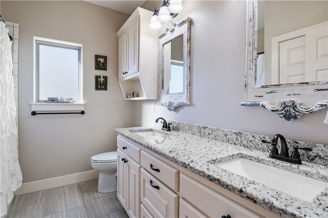 13738 Ua Beef Farm Road, Fayetteville, AR 72704