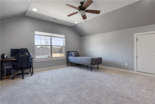 13738 Ua Beef Farm Road, Fayetteville, AR 72704