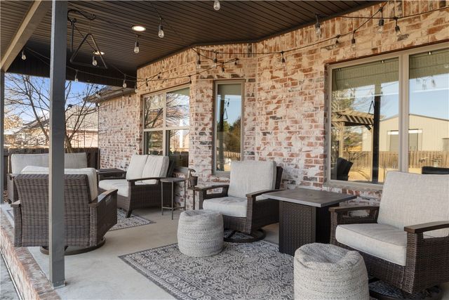 13738 Ua Beef Farm Road, Fayetteville, AR 72704