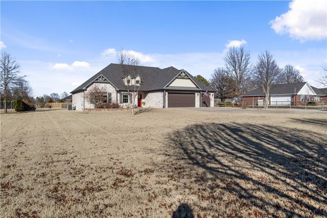 13738 Ua Beef Farm Road, Fayetteville, AR 72704