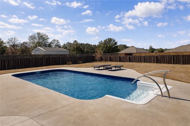 13738 Ua Beef Farm Road, Fayetteville, AR 72704