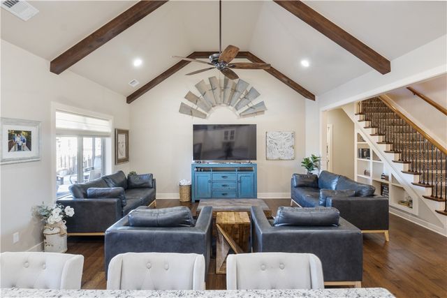 13738 Ua Beef Farm Road, Fayetteville, AR 72704