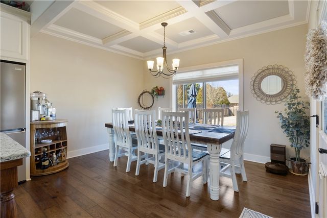 13738 Ua Beef Farm Road, Fayetteville, AR 72704