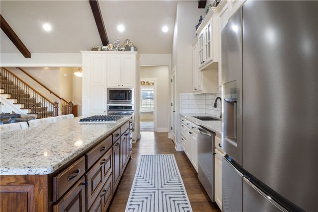 13738 Ua Beef Farm Road, Fayetteville, AR 72704