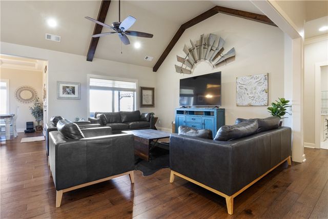 13738 Ua Beef Farm Road, Fayetteville, AR 72704