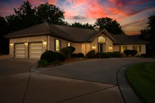 458 South Oaks Drive, Springfield, MO 65809