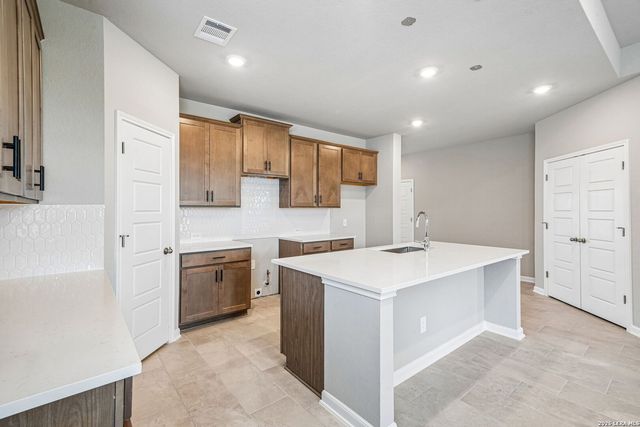 5563 Ennis Trace, San Antonio, TX 78253