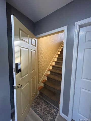 40 South Bayles Avenue Upper, Port Washington, NY 11050