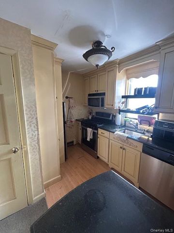 40 South Bayles Avenue Upper, Port Washington, NY 11050